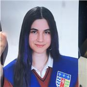 Chica española nativa con un nivel C1 de inglés y B1 de francés